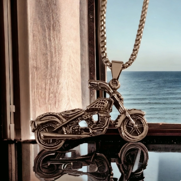 Motorcycle Necklace - Picture 7 of 10